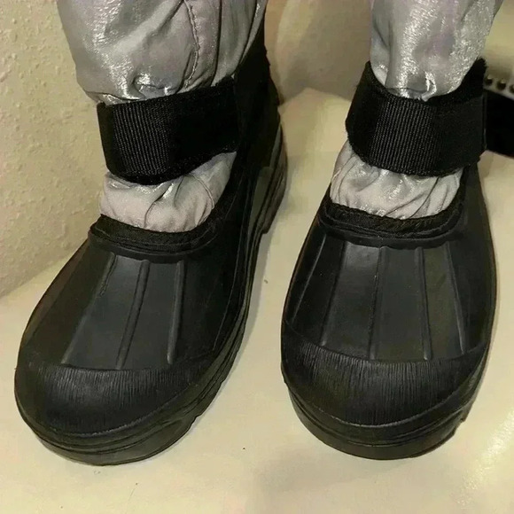 Kamik snow boots Size 4 - Picture 2 of 7